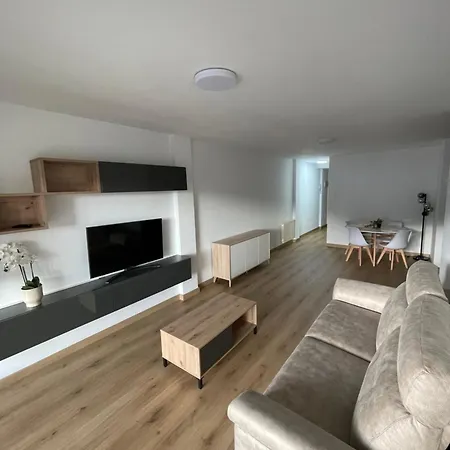 San Lazaro * סארון