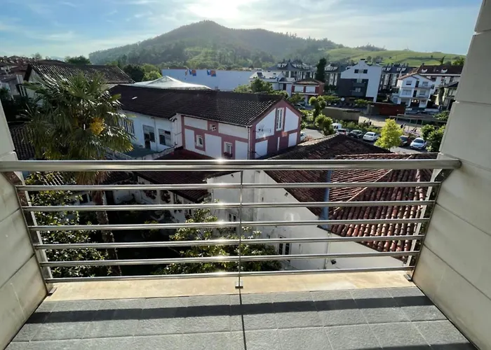 San Lazaro Apartment Saron